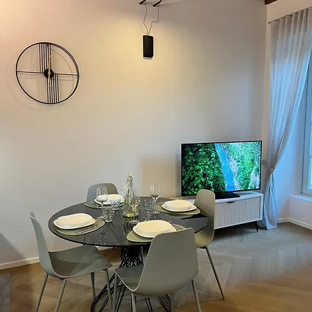 Luca's Luxury Flat In Palazzo Diaz - Center