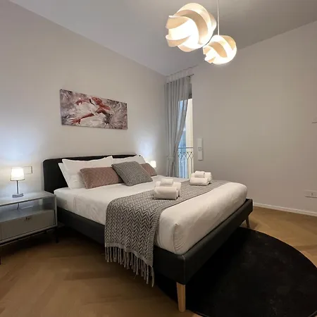 Lejlighed Luca's Luxury Flat In Palazzo Diaz-private Parking 10 Min Walk-fee Como