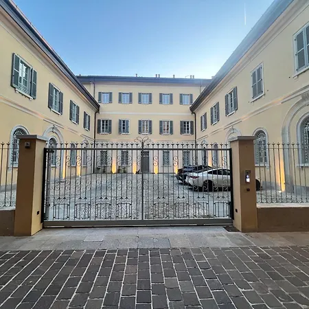 Luca's Luxury Flat In Palazzo Diaz - Center * Como