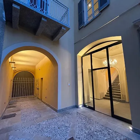 Luca's Luxury Flat In Palazzo Diaz-private Parking-fee * Como