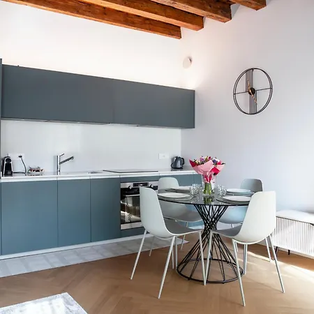 Luca's Luxury Flat In Palazzo Diaz-private Parking 10 Min Walk-fee * Комо