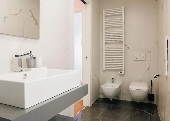 Luca's Luxury Flat In Palazzo Diaz-private Parking-fee * كومو