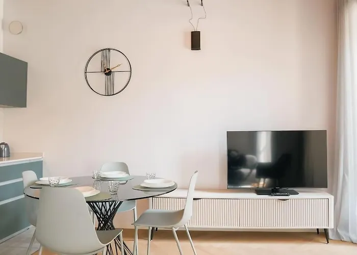 Luca's Luxury Flat In Palazzo Diaz-private Parking-fee كومو