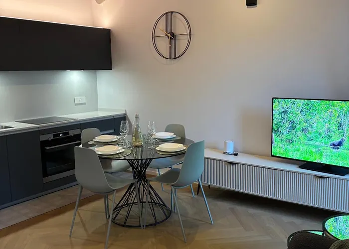 شقة Luca's Luxury Flat In Palazzo Diaz-private Parking-fee كومو