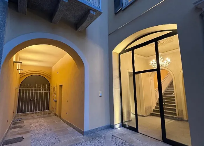 Luca's Luxury Flat In Palazzo Diaz-private Parking-fee * كومو