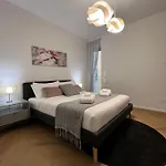 Apartamento Luca's Luxury Flat In Palazzo Diaz-private Parking 10 Min Walk-fee Como