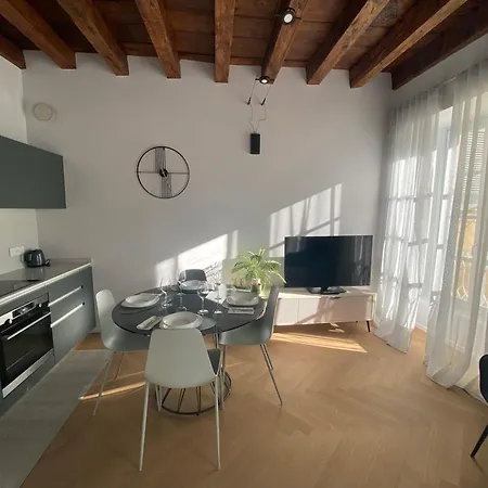 شقة Luca's Luxury Flat In Palazzo Diaz-private Parking 10 Min Walk-fee *