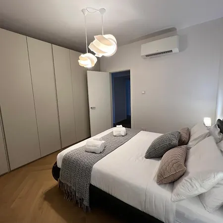 شقة Luca's Luxury Flat In Palazzo Diaz-private Parking 10 Min Walk-fee