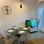Luca's Luxury Flat In Palazzo Diaz-private Parking 10 Min Walk-fee