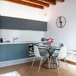 Luca's Luxury Flat In Palazzo Diaz-private Parking 10 Min Walk-fee * Como
